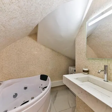 New&renovated In Heart Of Paris- 6pers Appartamento Parigi